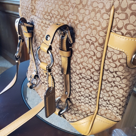 Coach Tote - Picture 3 of 15